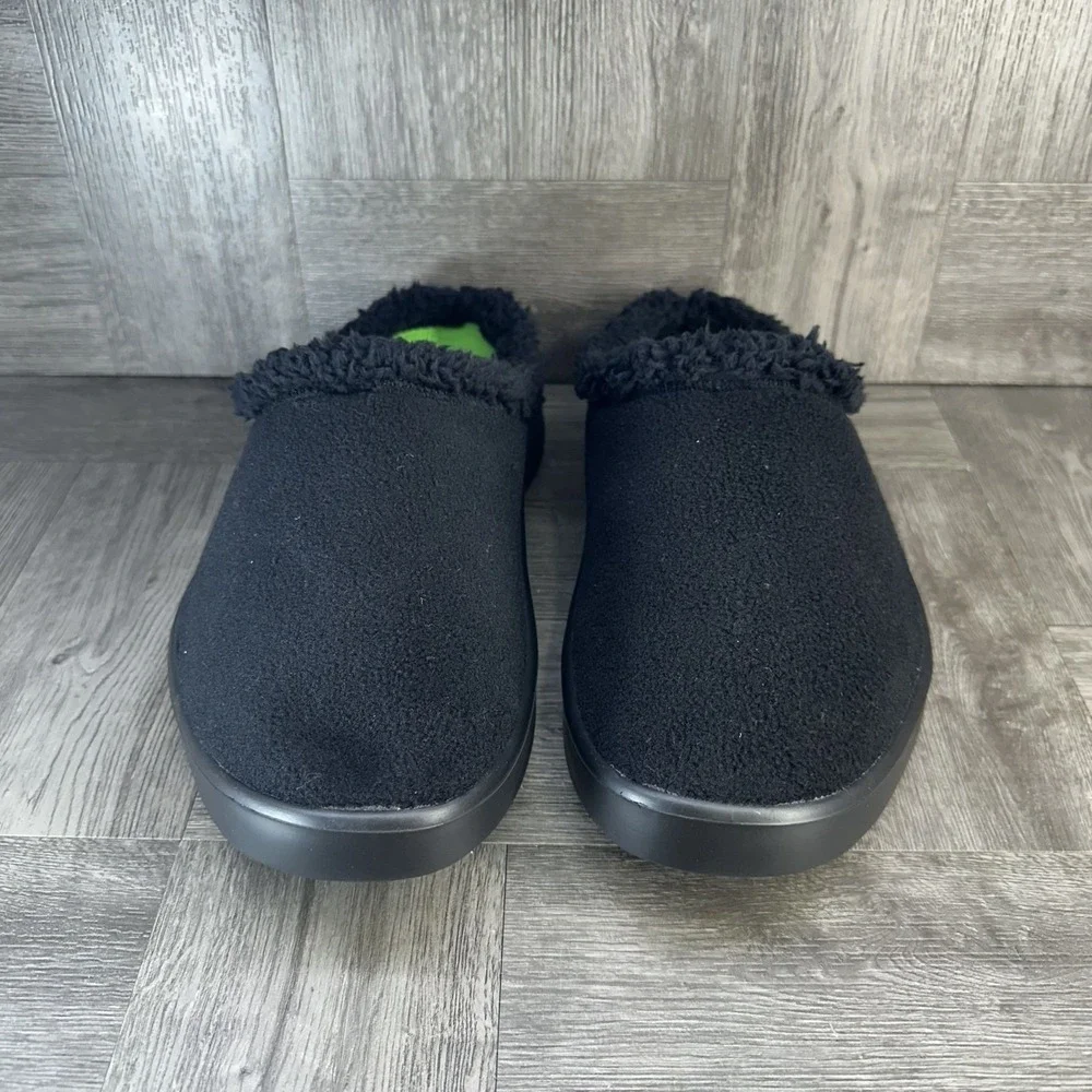 OOFOS OOmg Luxe Clog Mens 10 Black Brand New Recovery Faux Fur Slipper Comfort